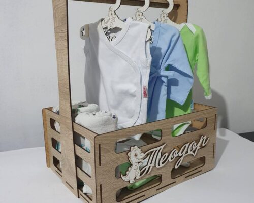 Caja de regalo con percha para bebé decorativa